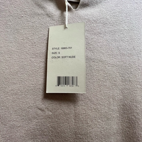 Classic La Vila Milano beige Women's Sweater - Picture 6 of 6